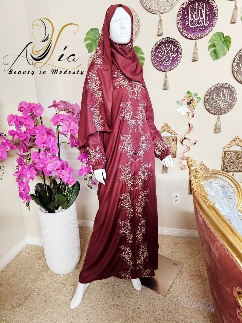 Set of Prayer Dress (Isdal) & Rug - Navy Blue Dress & Blue/Beige Rug