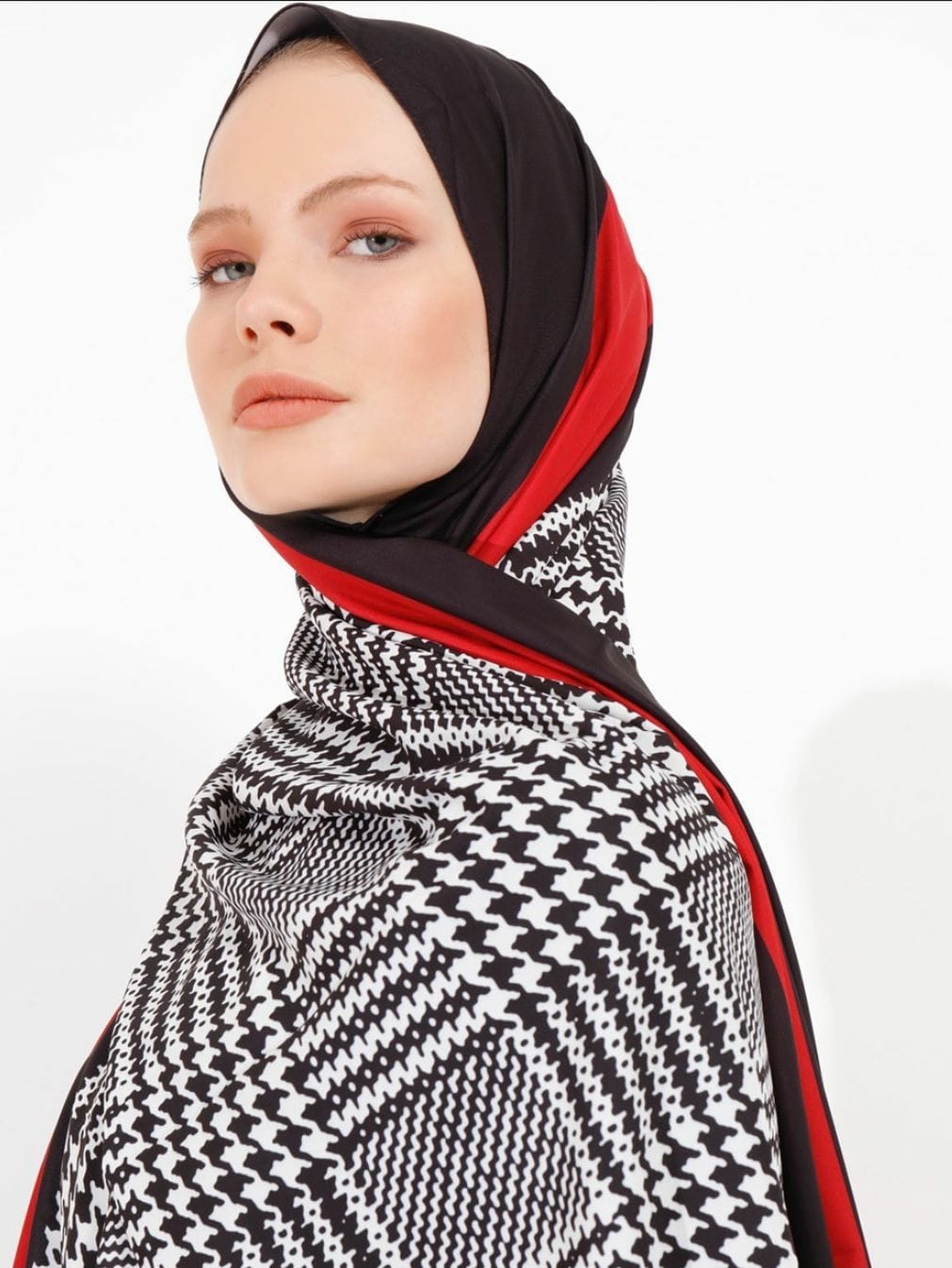 Differenza Black, White & Red Designer Shawl