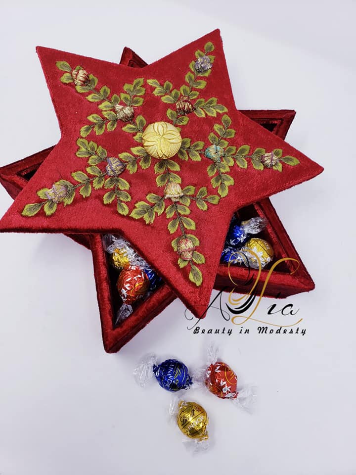 Maroon Star Luxury Decorated Treat Serving Box