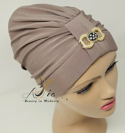 Lycra Turban With Brooch, Available In Different Colors