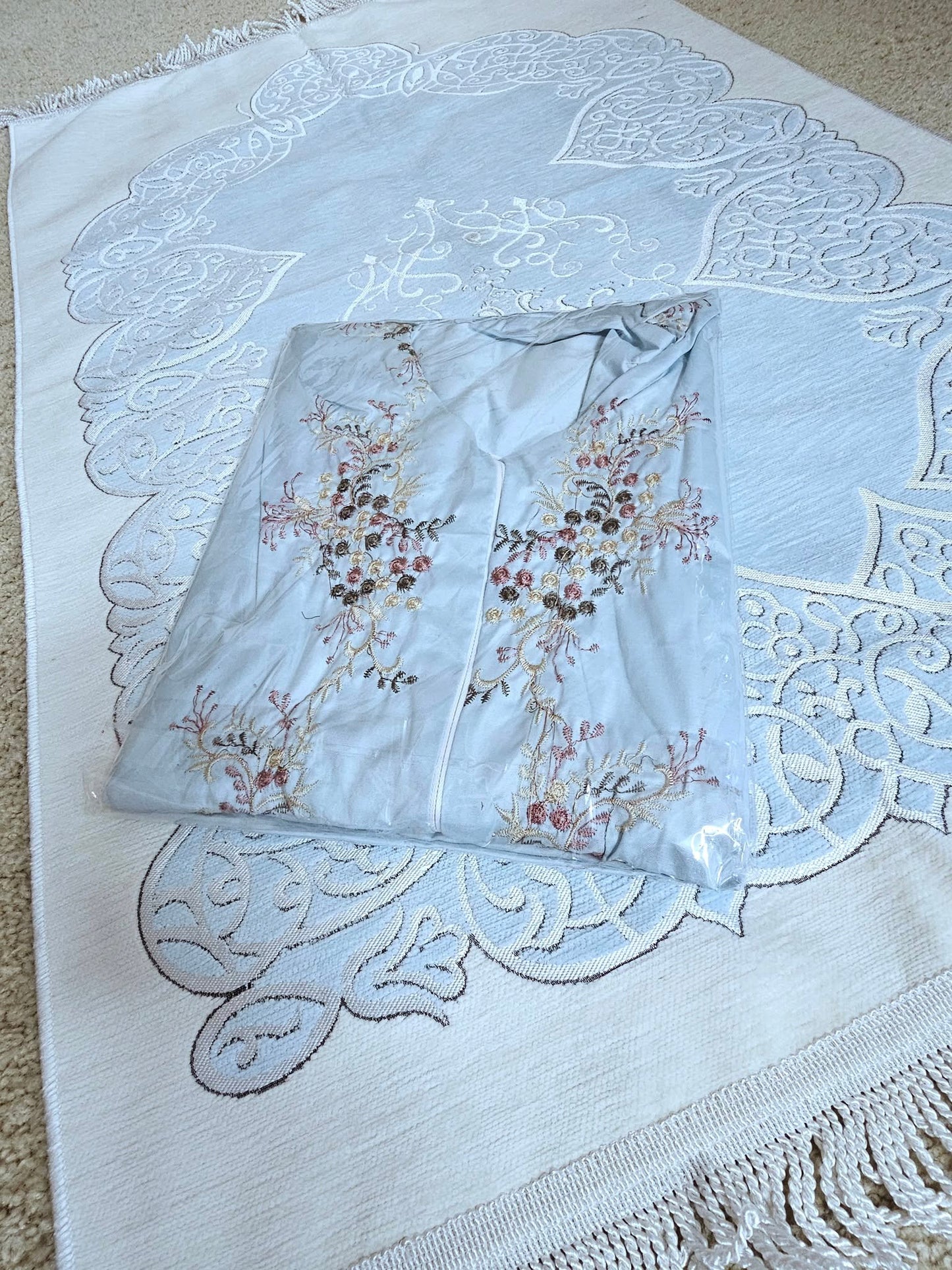 Set of Prayer Dress (Isdal) & Rug - Blue Dress & Blue/Off white Rug