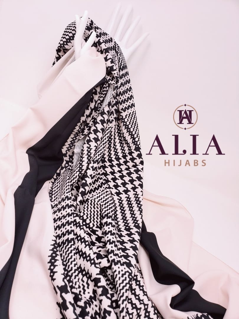 Differenza Black & Light Blush Designer Shawl