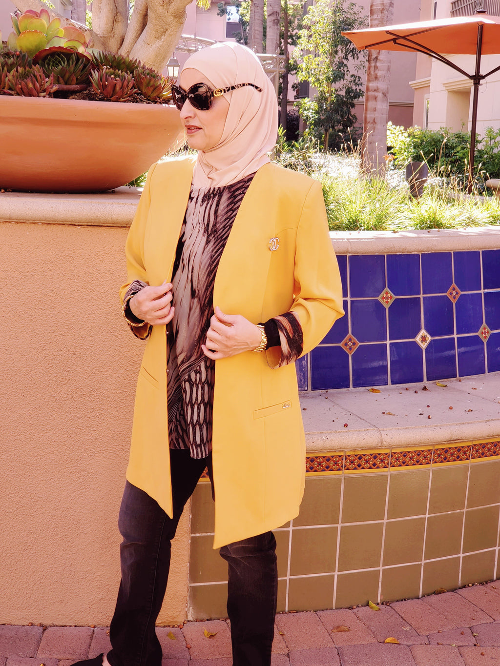 Long Twin Yellow Jacket With Black & Brown Sleeveless Blouse