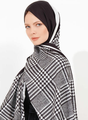 Differenza Black & White Designer Shawl